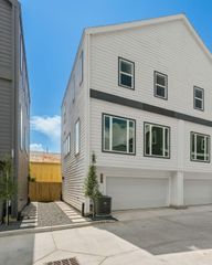 209 Foxshire Lane, Houston, TX 77047