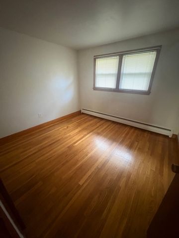 34 Anthony Rd, Newton, MA 02460