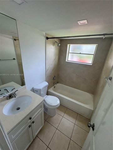 9937 Three Lakes Circle 14d, Boca Raton, FL 33428