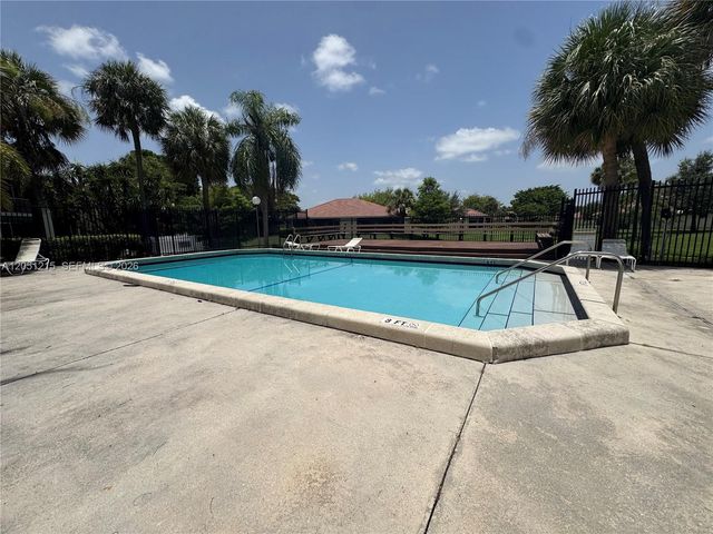 9937 Three Lakes Circle 14d, Boca Raton, FL 33428