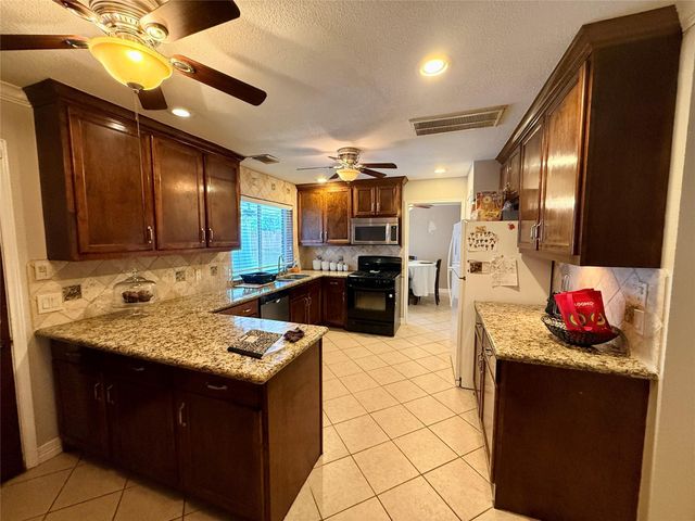 9826 Green Valley, Houston, TX 77064