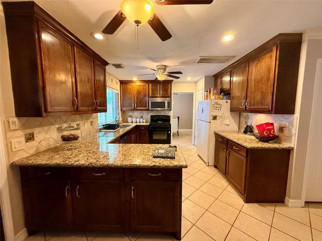 9826 Green Valley, Houston, TX 77064