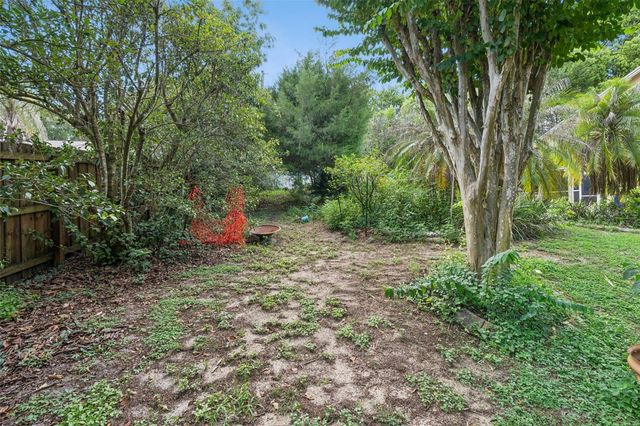 324 HICKORY COURT, Apopka, FL 32712