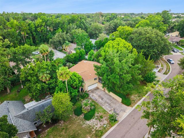 324 HICKORY COURT, Apopka, FL 32712