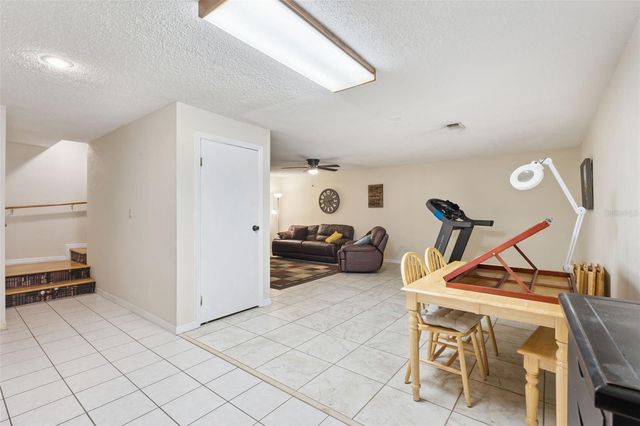324 HICKORY COURT, Apopka, FL 32712