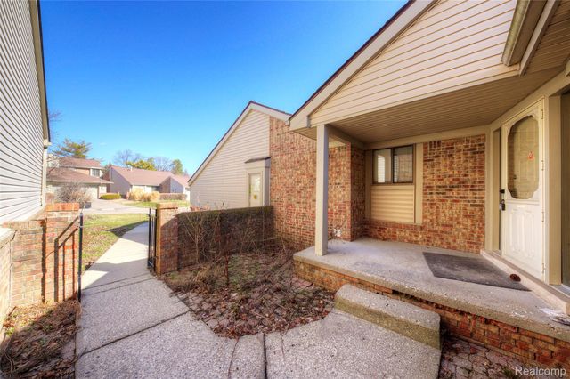 23309 Reynard Drive, Southfield, MI 48034
