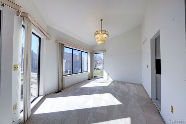 23309 Reynard Drive, Southfield, MI 48034