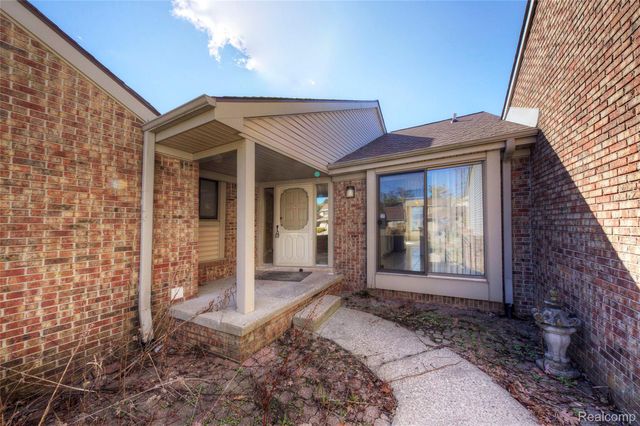 23309 Reynard Drive, Southfield, MI 48034