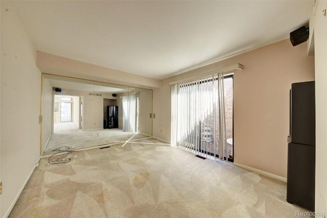 23309 Reynard Drive, Southfield, MI 48034