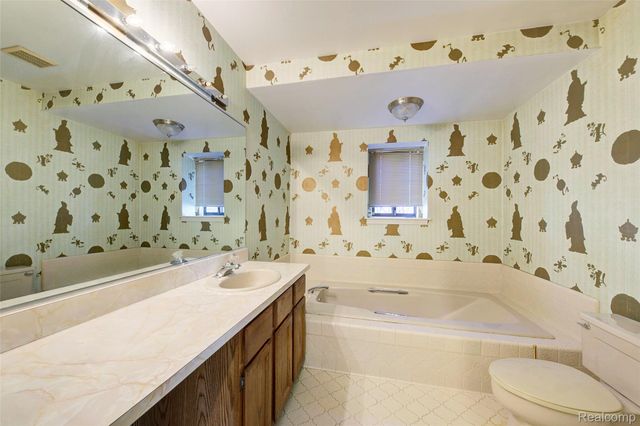 23309 Reynard Drive, Southfield, MI 48034