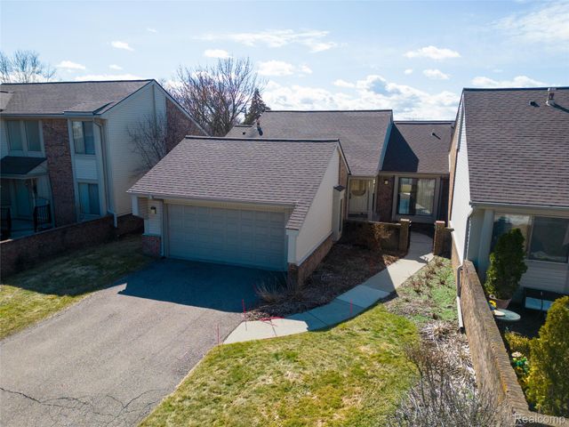 23309 Reynard Drive, Southfield, MI 48034
