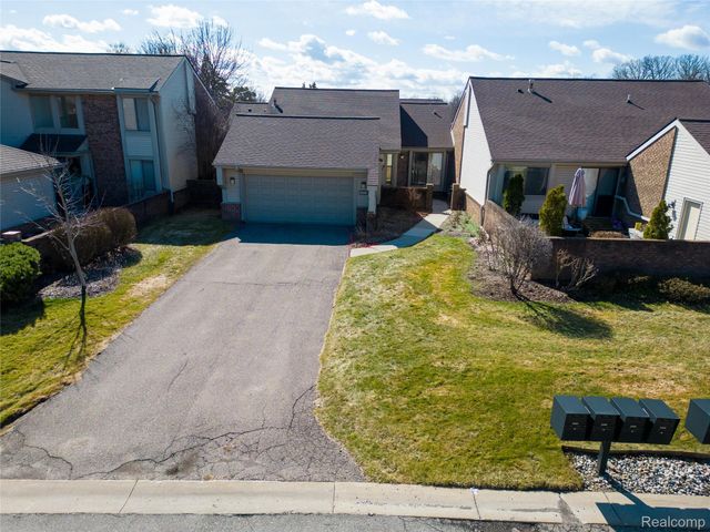 23309 Reynard Drive, Southfield, MI 48034