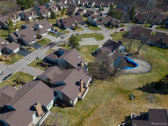 23309 Reynard Drive, Southfield, MI 48034