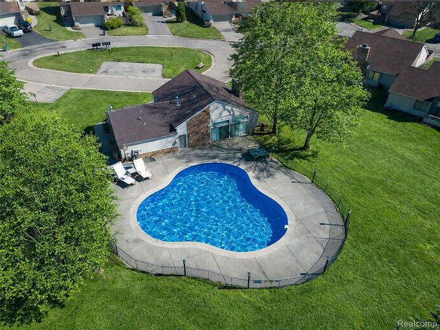 23309 Reynard Drive, Southfield, MI 48034