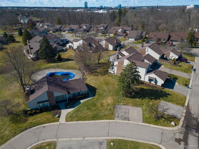 23309 Reynard Drive, Southfield, MI 48034