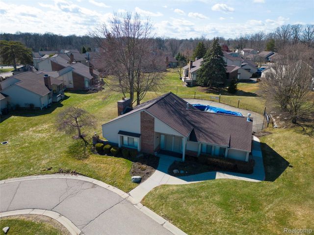 23309 Reynard Drive, Southfield, MI 48034