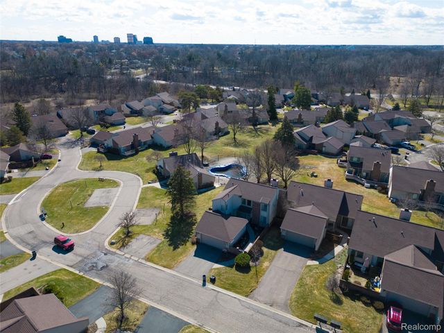 23309 Reynard Drive, Southfield, MI 48034