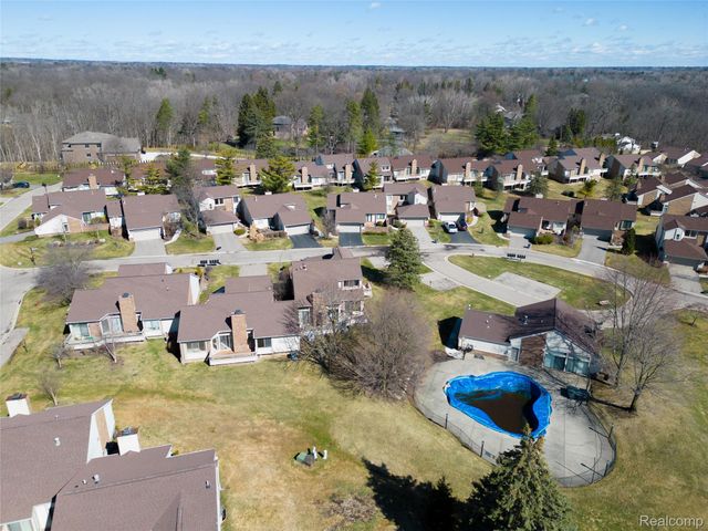 23309 Reynard Drive, Southfield, MI 48034