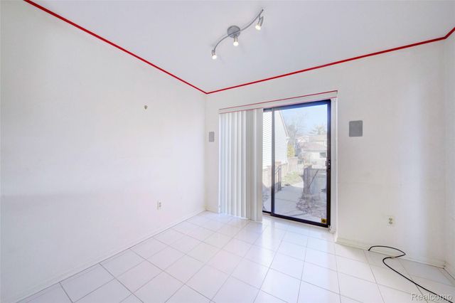 23309 Reynard Drive, Southfield, MI 48034