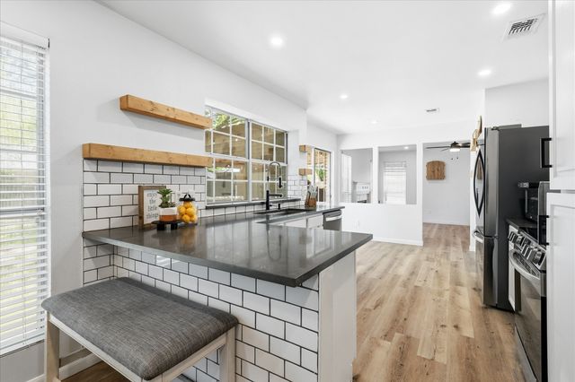 6824 Wooddale Drive, Watauga, TX 76148