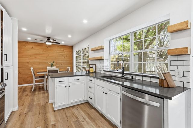 6824 Wooddale Drive, Watauga, TX 76148