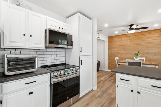 6824 Wooddale Drive, Watauga, TX 76148