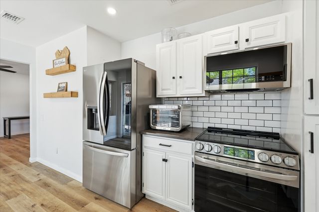 6824 Wooddale Drive, Watauga, TX 76148