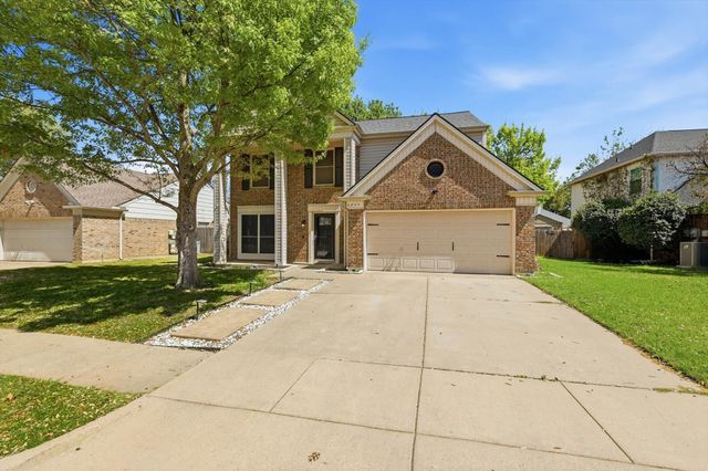 6824 Wooddale Drive, Watauga, TX 76148