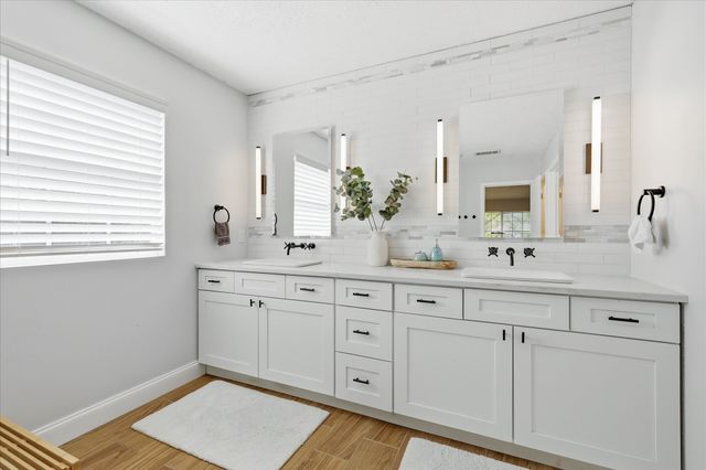 6824 Wooddale Drive, Watauga, TX 76148