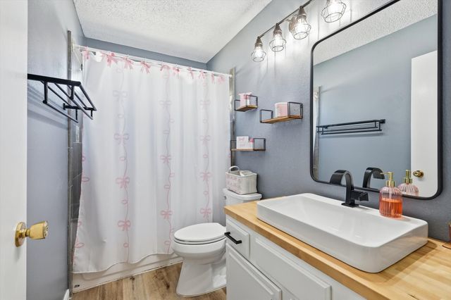 6824 Wooddale Drive, Watauga, TX 76148