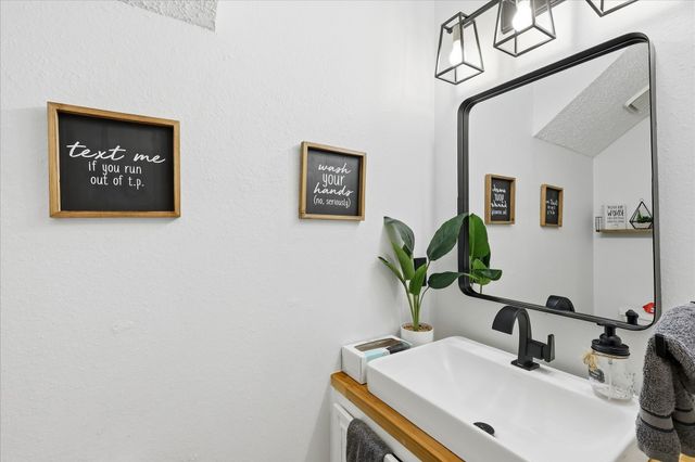 6824 Wooddale Drive, Watauga, TX 76148