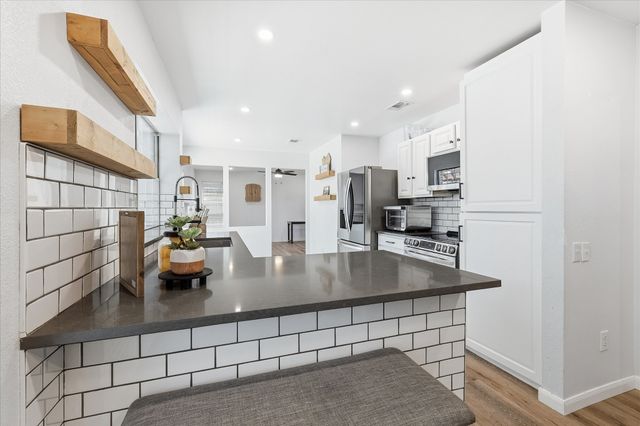 6824 Wooddale Drive, Watauga, TX 76148