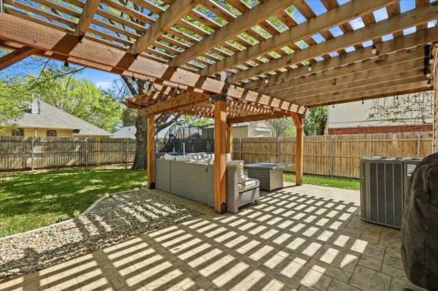 6824 Wooddale Drive, Watauga, TX 76148