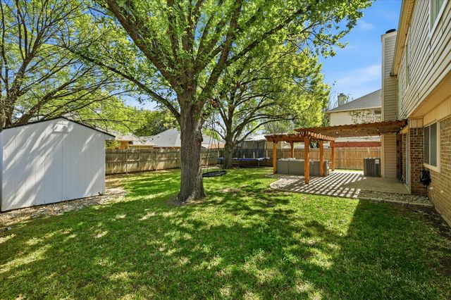 6824 Wooddale Drive, Watauga, TX 76148