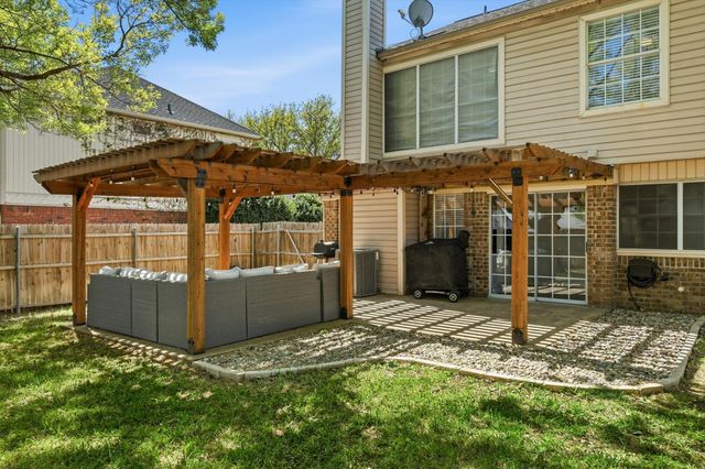 6824 Wooddale Drive, Watauga, TX 76148