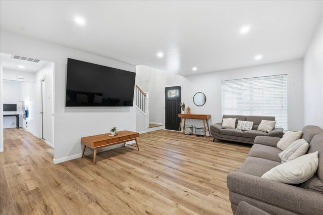 6824 Wooddale Drive, Watauga, TX 76148