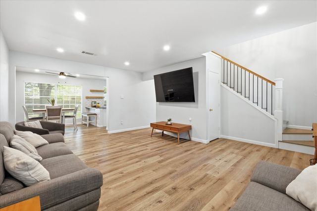 6824 Wooddale Drive, Watauga, TX 76148