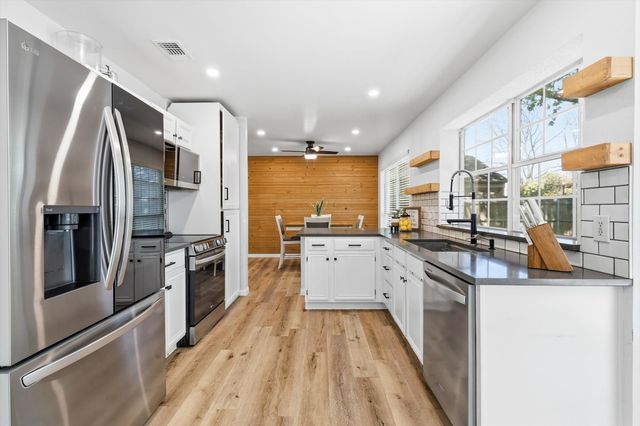 6824 Wooddale Drive, Watauga, TX 76148