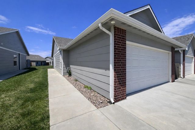5400-5402 N Colburn Street, Bel Aire, KS 67220