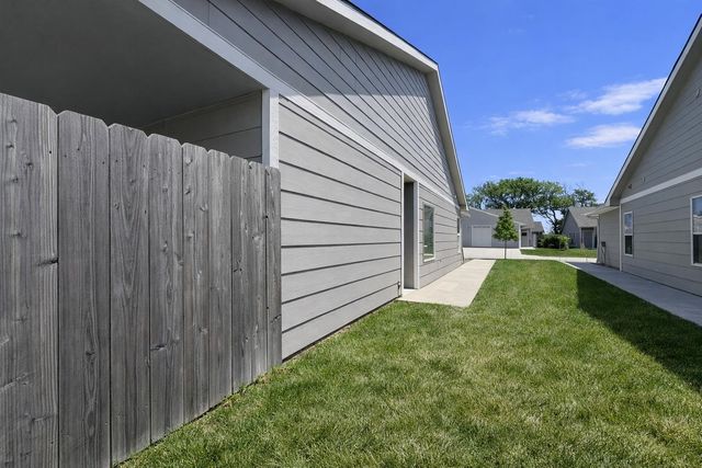 5400-5402 N Colburn Street, Bel Aire, KS 67220