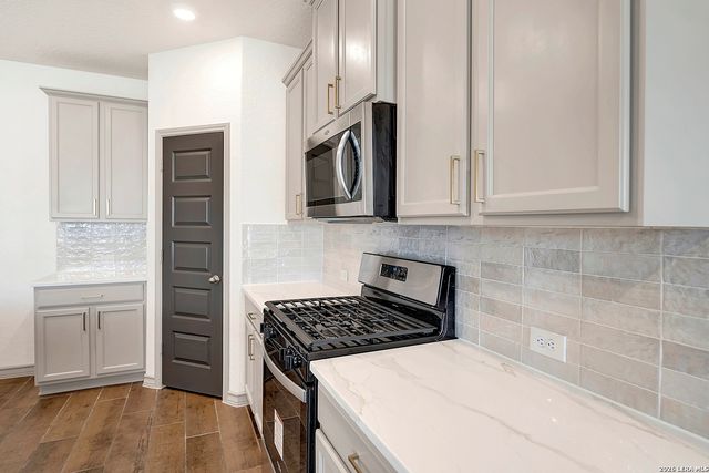 567 Lilac Shoals, Cibolo, TX 78108