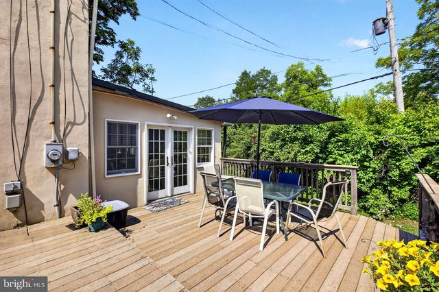 5842 TOWNSHIP LINE RD, Pipersville, PA 18947