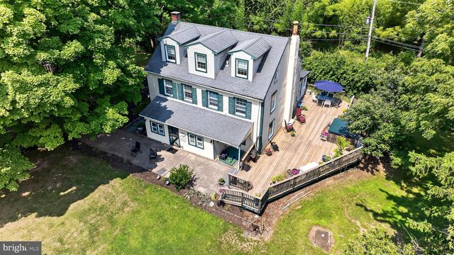 5842 TOWNSHIP LINE RD, Pipersville, PA 18947