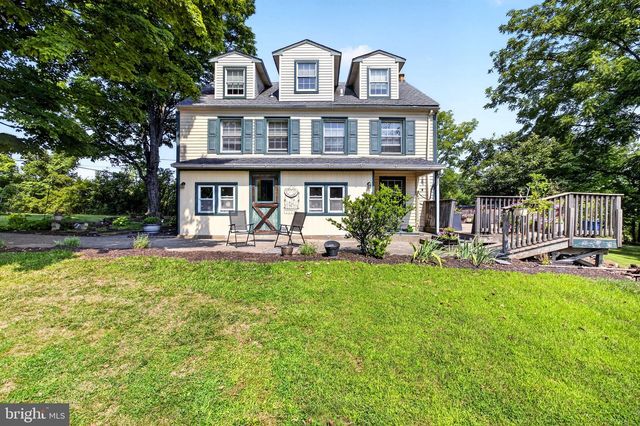 5842 TOWNSHIP LINE RD, Pipersville, PA 18947