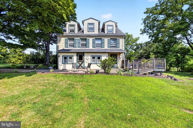 5842 TOWNSHIP LINE RD, Pipersville, PA 18947