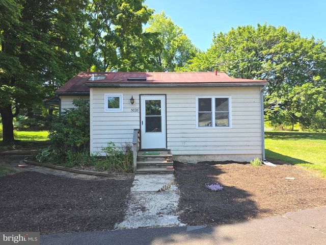 5842 TOWNSHIP LINE RD, Pipersville, PA 18947