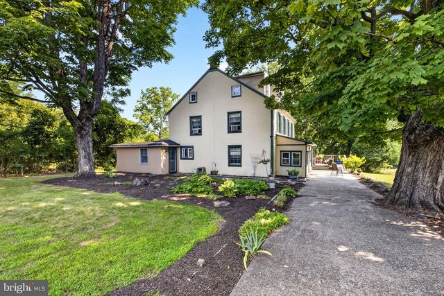 5842 TOWNSHIP LINE RD, Pipersville, PA 18947