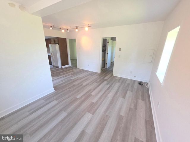 5842 TOWNSHIP LINE RD, Pipersville, PA 18947