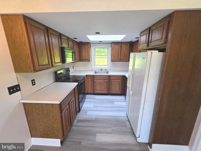 5842 TOWNSHIP LINE RD, Pipersville, PA 18947