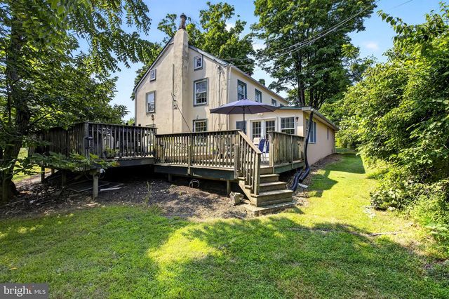 5842 TOWNSHIP LINE RD, Pipersville, PA 18947